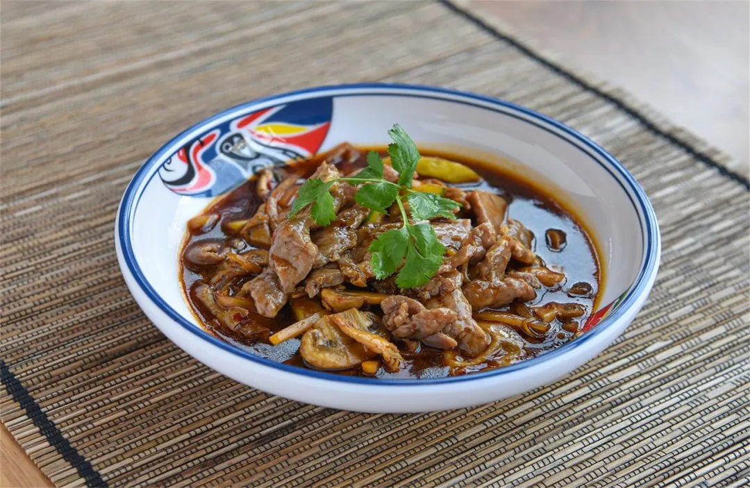 Beef and Mushroom in Sauce at Twin Dragon Chinese Food, a Chinese Restaurant in Elk City