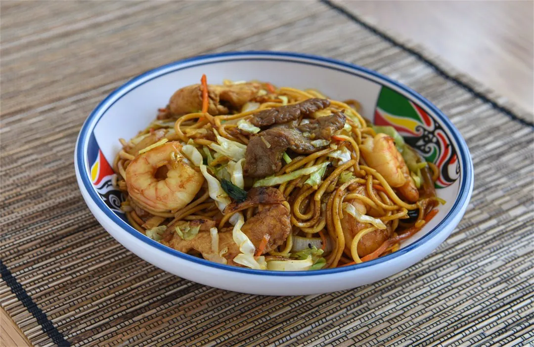 Beef and Shrimp Lo Mein at Twin Dragon Chinese Food, a Chinese Restaurant in Elk City